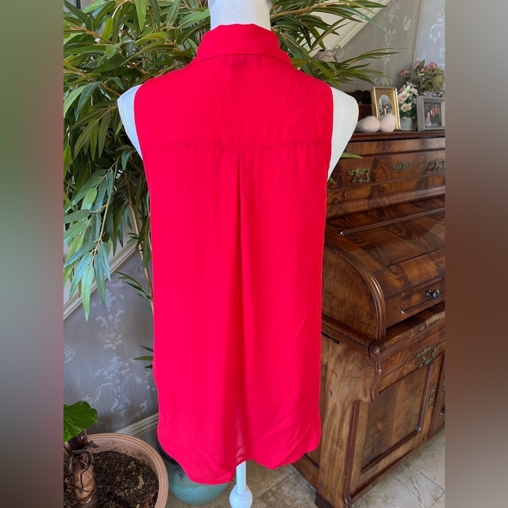 BCX ladies sleeveless button-down top, NWT size medium red - Picture 10 of 11
